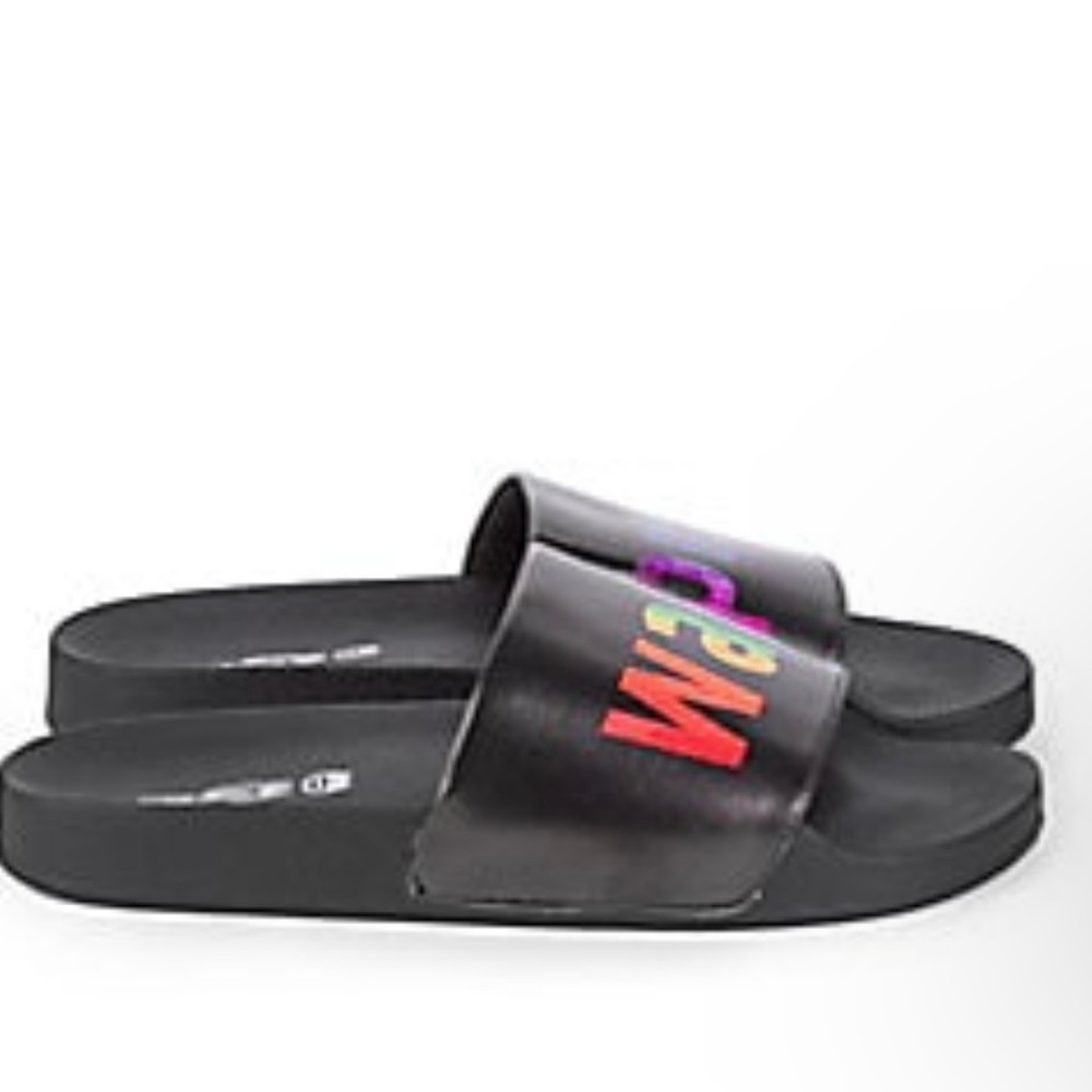 Gender Neutral Walk Proud Pool Slides
Color: BLACK RAINBOW
Size: W 9 / M 10
